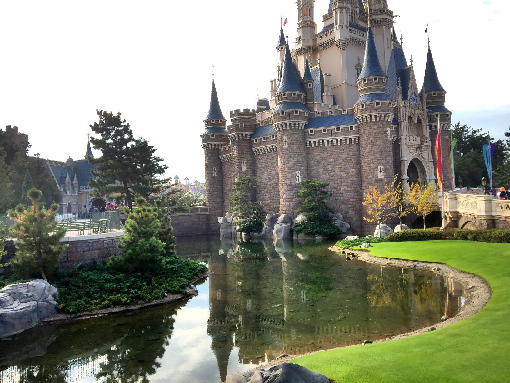 LocoBee Tokyo Disneyland